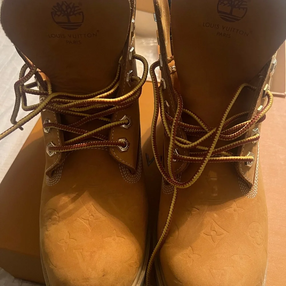 Louis Vuitton Timberlands - Picture 7 of 7